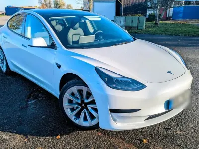 Gebraucht Tesla Model 3 Standard Range 239 kW (325 PS) 2022 Weiß Limousine