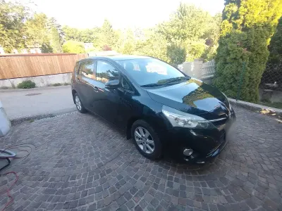 Gebraucht Toyota Verso 122 PS (89 kW) 2015 Schwarz Van / Kleinbus