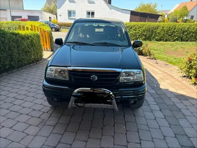 Second-hand Suzuki Grand Vitara 125 CP (91 kW) 2002 Negru SUV