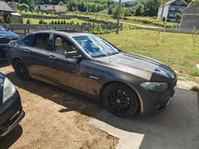 Gebraucht BMW 530 245 PS (180 kW) 2012 Braun Limousine