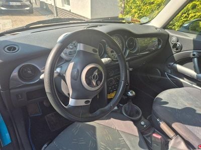 Begagnad Mini ONE 90 HK (66 kW) 2004 Blå Halvkombi