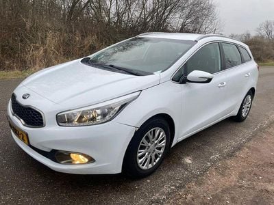 Gebraucht Kia Ceed Sportswagon Plus 135 PS (99 kW) 2012 Weiß Kombi