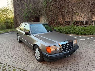 Usata Mercedes 300 109 CV (80 kW) 1989 Impala Berlina