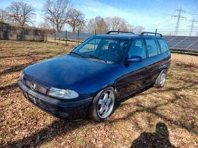 Usata Opel Astra 82 CV (60 kW) 1997 Viola Station wagon