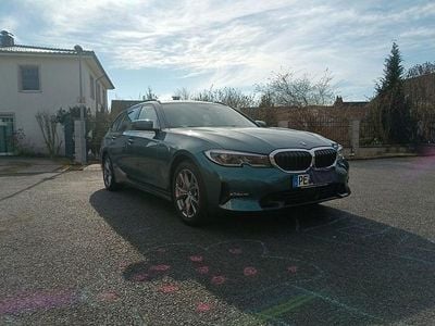 Gebraucht BMW 330e Sport Line 292 PS (214 kW) 2020 Blau Kombi