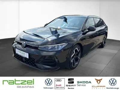 Gebraucht VW Passat R-line 150 PS (110 kW) 2025 Schwarz Kombi
