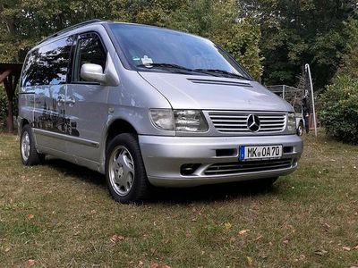 Mercedes V220