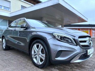 Gebraucht Mercedes GLA200 136 PS (100 kW) 2016 Grau SUV