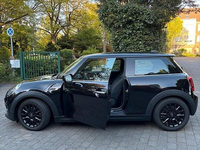 Second-hand Mini ONE 102 CP (75 kW) 2021 Negru Hatchback