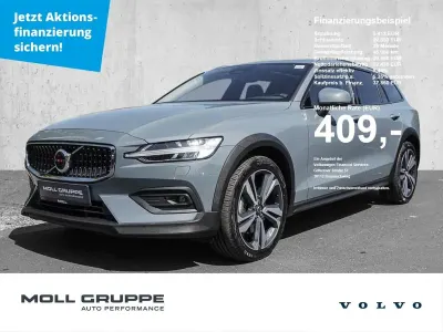 Gebraucht Volvo V60 CC Plus 197 PS (144 kW) 2024 Thunder grey / metallic Kombi