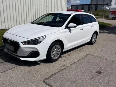 Używany Hyundai i30 Trend 99 KM (72 kW) 2019 Biały Kombi