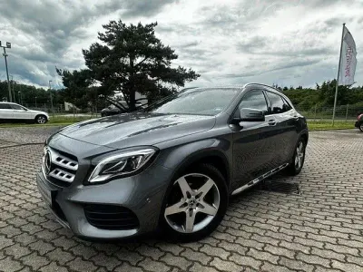 Gebraucht Mercedes GLA200 AMG line 156 PS (114 kW) 2020 Mountaingrau SUV