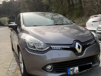Używany Renault Clio IV LIMITED Deluxe 90 KM (66 kW) 2015 Szary Hatchback