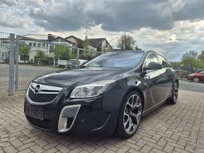 Używany Opel Insignia OPC 325 KM (239 kW) 2011 Czarny Kombi