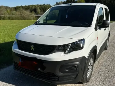 Gebraucht Peugeot Rifter Active 102 PS (75 kW) 2021 Weiß Van / Kleinbus