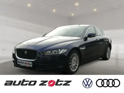 Gebraucht Jaguar XE Prestige 163 PS (119 kW) 2016 Loire blue Limousine
