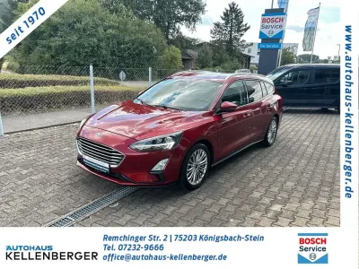 Gebraucht Ford Focus Titanium 150 PS (110 kW) 2019 Rot Limousine