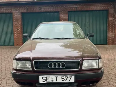 Używany Audi 80 90 KM (66 kW) 1994 Czerwony Sedan/Limuzyna