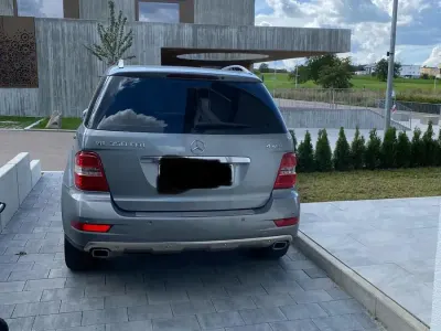 Gebraucht Mercedes ML350 231 PS (169 kW) 2010 Grau SUV