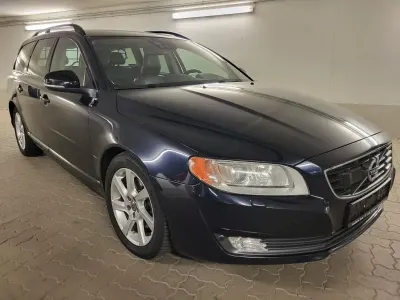 Gebraucht Volvo V70 Linje Svart 181 PS (133 kW) 2015 Blau Kombi