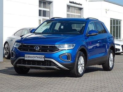 Usado VW T-Roc Life 150 HP (110 kW) 2024 Azul SUV