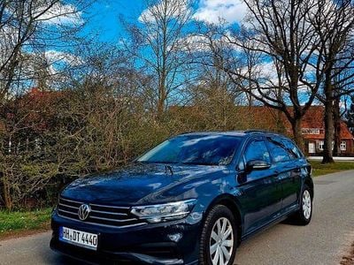 Gebraucht VW Passat 150 PS (110 kW) 2019 Grau Kombi