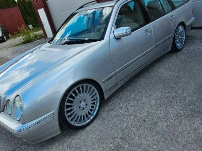 Używany Mercedes E320