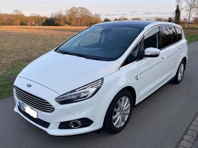 Gebraucht Ford S-MAX Titanium 179 PS (131 kW) 2017 Weiß Van / Kleinbus