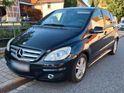 Gebraucht Mercedes B180 109 PS (80 kW) 2009 Schwarz Van / Kleinbus