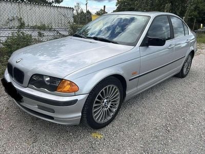 BMW 323