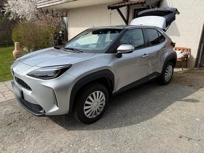 Gebraucht Toyota Yaris Cross 115 PS (84 kW) 2022 Silber SUV