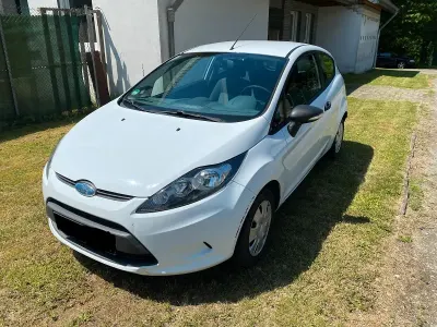 Gebraucht Ford Fiesta 60 PS (44 kW) 2009 Weiß Kleinwagen