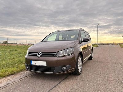 Gebraucht VW Touran Match 105 PS (77 kW) 2012 Braun Van / Kleinbus