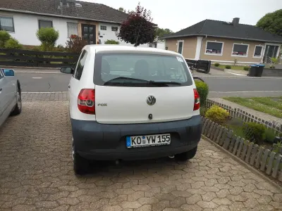 Gebraucht VW Fox 55 PS (40 kW) 2008 Weiß Kleinwagen