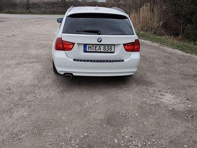 Gebraucht BMW 320 Sport Line 184 PS (135 kW) 2012 Kombi