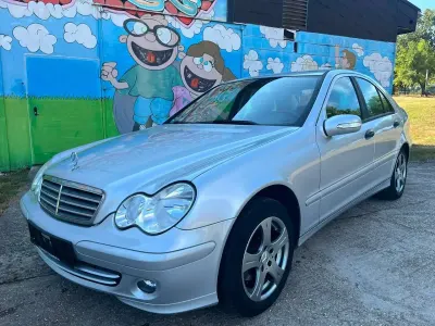 Gebraucht Mercedes C180 143 PS (105 kW) 2005 Iridiumsilber  metalliclack Limousine
