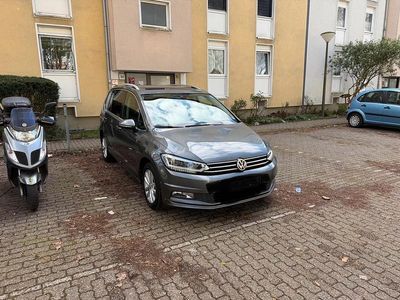 Gebraucht VW Touran 115 PS (84 kW) 2016 Grau Van / Kleinbus