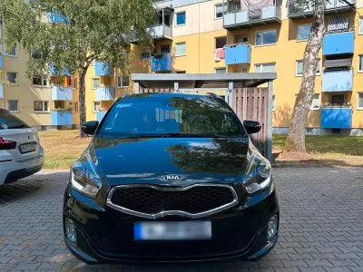 Gebraucht Kia Carens 195 PS (143 kW) 2016 Schwarz Van / Kleinbus