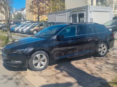 Używany Skoda Superb Ambition 150 KM (110 kW) 2018 Czarny Kombi