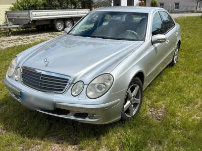Gebraucht Mercedes E200 163 PS (119 kW) 2004 Silber Limousine