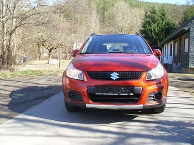 Gebraucht Suzuki SX4 Club 120 PS (88 kW) 2013 Rot Limousine