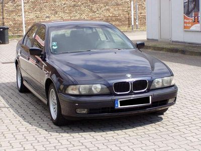 BMW 523