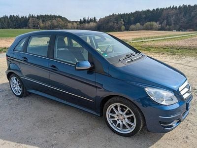 Gebraucht Mercedes B200 136 PS (100 kW) 2009 Blau Van / Kleinbus