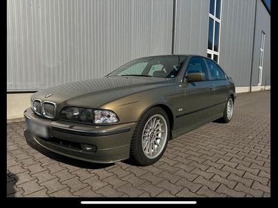 BMW 523