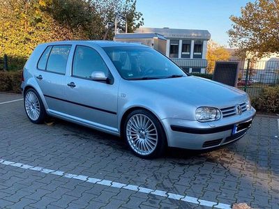 Silber Gebraucht 2002 VW Golf IV Kleinwagen | 3.200 € (Fairer Preis)