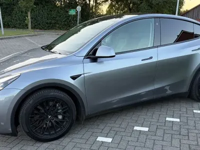 Gebraucht Tesla Model Y Long Range AWD 378 kW (514 PS) 2023 Silber SUV