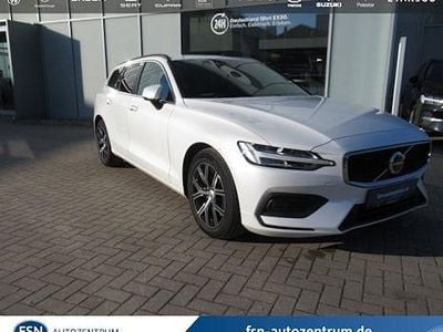 Gebraucht Volvo V60 Core 163 PS (119 kW) 2024 Weiß Kombi