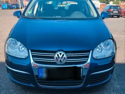 Gebraucht VW Jetta 102 PS (75 kW) 2006 Blau Limousine