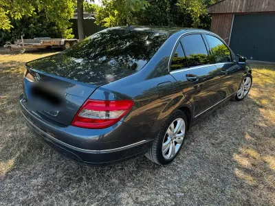 Gebraucht Mercedes C200 Elegance 184 PS (135 kW) 2010 Grau Limousine