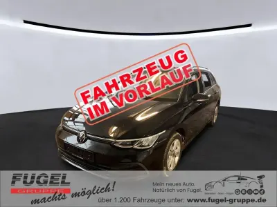 Gebraucht VW Golf VIII Life 116 PS (85 kW) 2023 Deep black perleffekt Kombi
